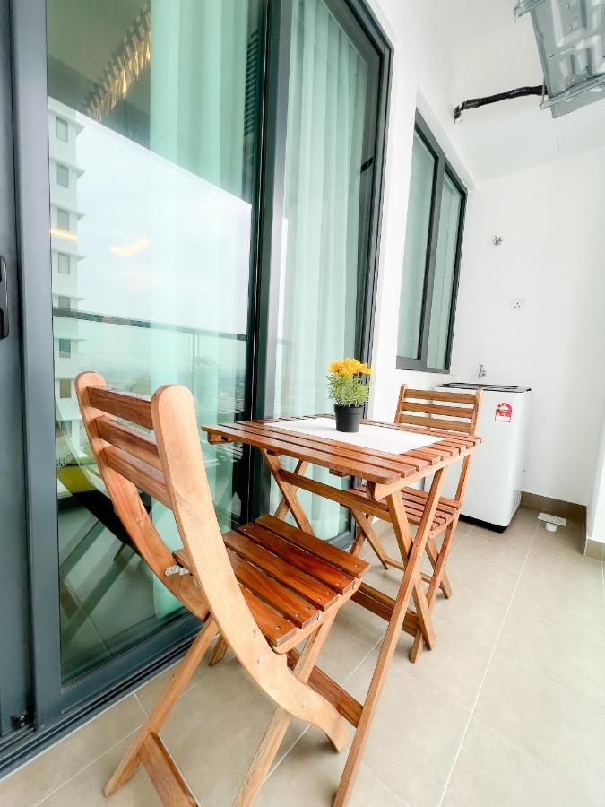 קאג'אנג Aurora Vista Homestay Bangi At Vista Bangi With Wifi Netflix Gym Sauna Coway Swimming Pool-River View מראה חיצוני תמונה